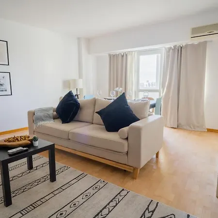 Apartment Center With Skyline View *