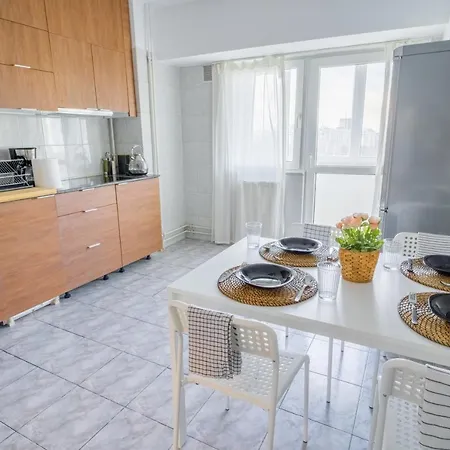 Center With Skyline View Apartment